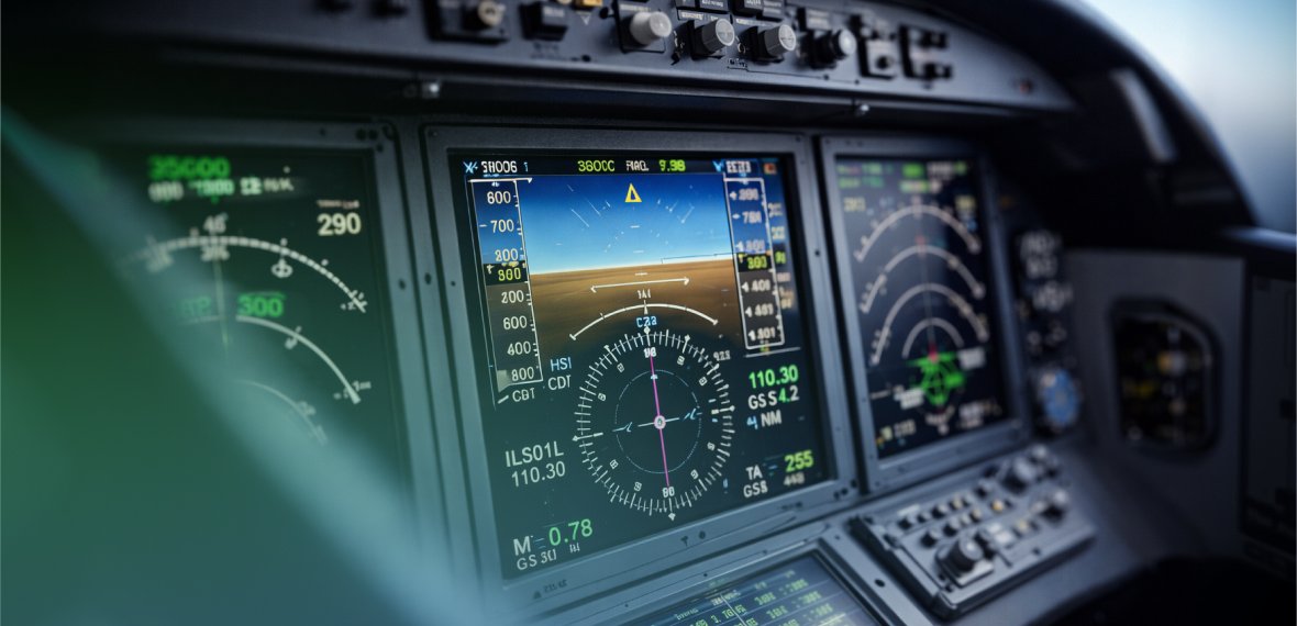Military vs Commercial Avionics Displays: Key Differences Explained
